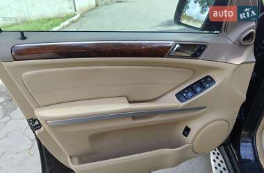 Позашляховик / Кросовер Mercedes-Benz M-Class 2011 в 