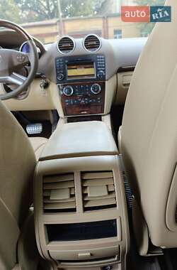 Позашляховик / Кросовер Mercedes-Benz M-Class 2011 в 