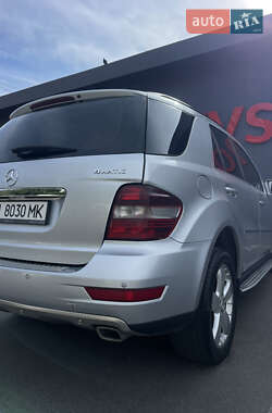 Внедорожник / Кроссовер Mercedes-Benz M-Class 2009 в 
