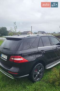 Внедорожник / Кроссовер Mercedes-Benz M-Class 2011 в 
