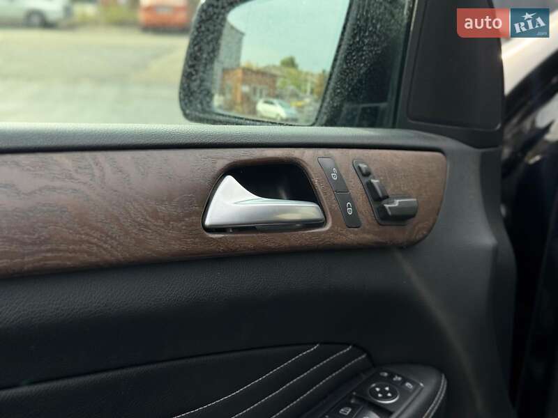 Внедорожник / Кроссовер Mercedes-Benz M-Class 2012 в Киеве