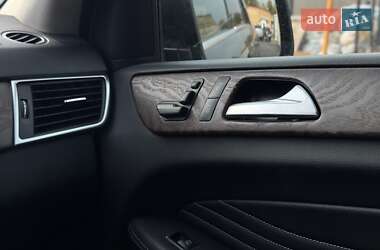 Позашляховик / Кросовер Mercedes-Benz M-Class 2012 в 