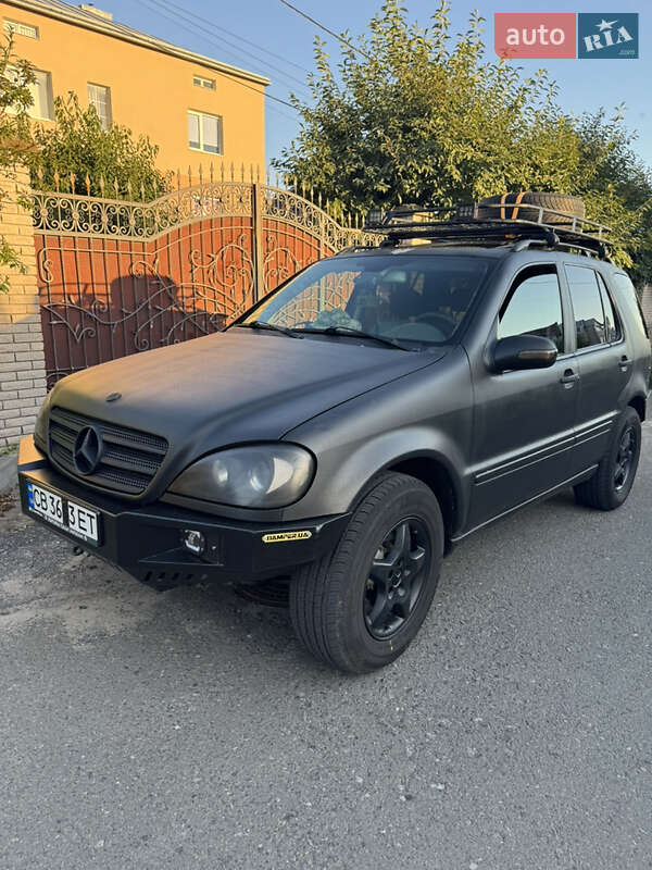 Внедорожник / Кроссовер Mercedes-Benz M-Class 2002 в 