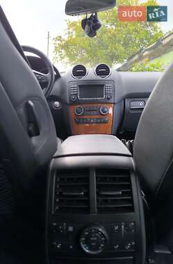 Позашляховик / Кросовер Mercedes-Benz M-Class 2008 в 