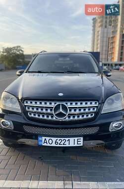 Позашляховик / Кросовер Mercedes-Benz M-Class 2005 в 