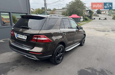 Позашляховик / Кросовер Mercedes-Benz M-Class 2012 в 