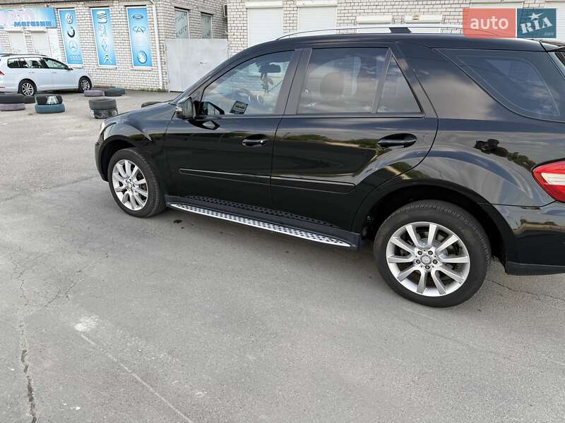 Внедорожник / Кроссовер Mercedes-Benz M-Class 2011 в Днепре