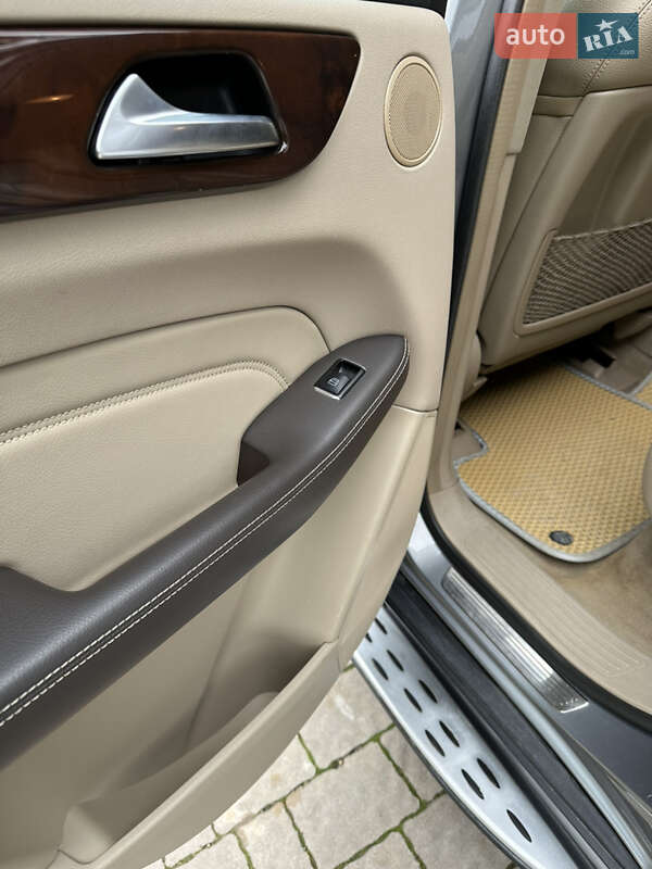 Внедорожник / Кроссовер Mercedes-Benz M-Class 2013 в Львове