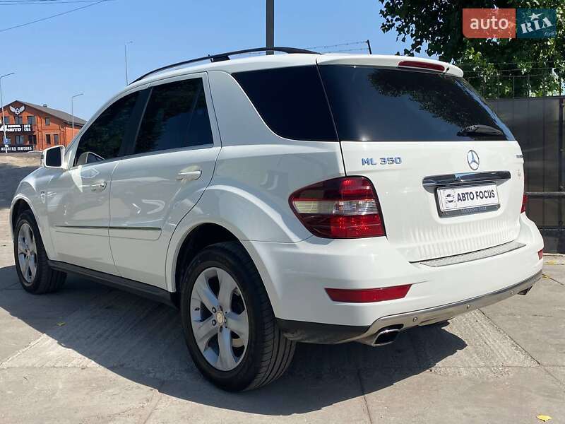 Внедорожник / Кроссовер Mercedes-Benz M-Class 2011 в Киеве