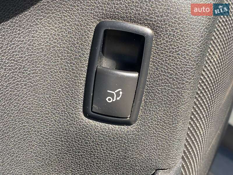 Внедорожник / Кроссовер Mercedes-Benz M-Class 2011 в Киеве