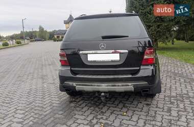 Внедорожник / Кроссовер Mercedes-Benz M-Class 2005 в 