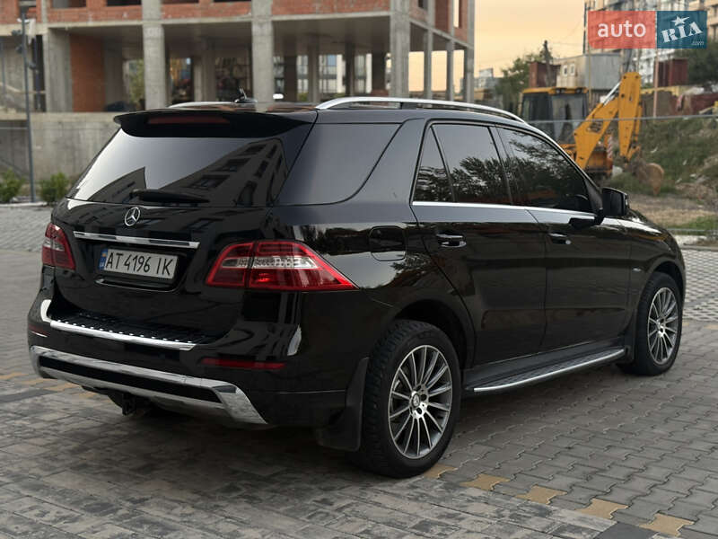 Внедорожник / Кроссовер Mercedes-Benz M-Class 2011 в Ужгороде