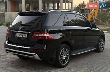 Позашляховик / Кросовер Mercedes-Benz M-Class 2011 в 