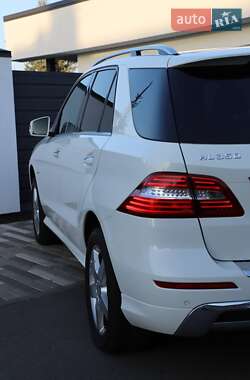Внедорожник / Кроссовер Mercedes-Benz M-Class 2012 в 