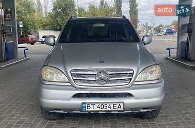 Внедорожник / Кроссовер Mercedes-Benz M-Class 2000 в 