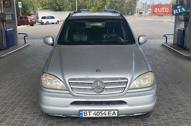 Внедорожник / Кроссовер Mercedes-Benz M-Class 2000 в 