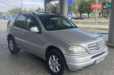 Внедорожник / Кроссовер Mercedes-Benz M-Class 2000 в 