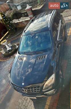 Позашляховик / Кросовер Mercedes-Benz M-Class 2014 в Хусті