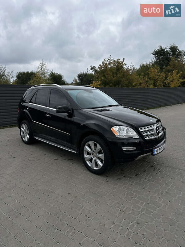 Внедорожник / Кроссовер Mercedes-Benz M-Class 2010 в 