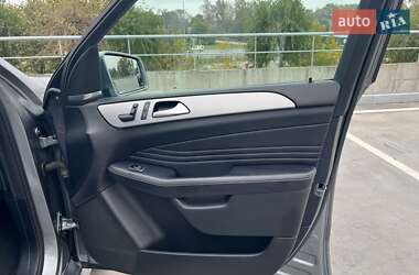 Позашляховик / Кросовер Mercedes-Benz M-Class 2012 в 