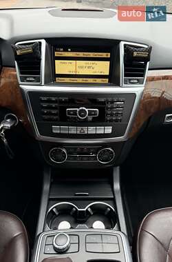 Внедорожник / Кроссовер Mercedes-Benz M-Class 2012 в 