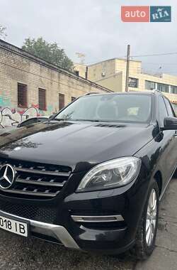 Внедорожник / Кроссовер Mercedes-Benz M-Class 2015 в 