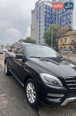 Внедорожник / Кроссовер Mercedes-Benz M-Class 2015 в 