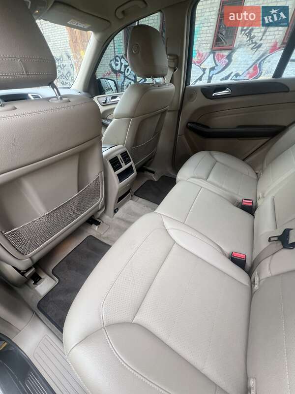 Позашляховик / Кросовер Mercedes-Benz M-Class 2015 в Одесі
