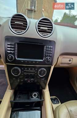 Внедорожник / Кроссовер Mercedes-Benz M-Class 2006 в 