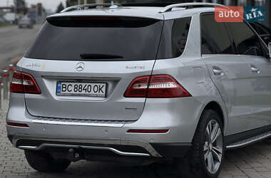 Позашляховик / Кросовер Mercedes-Benz M-Class 2011 в 