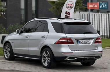 Позашляховик / Кросовер Mercedes-Benz M-Class 2011 в 
