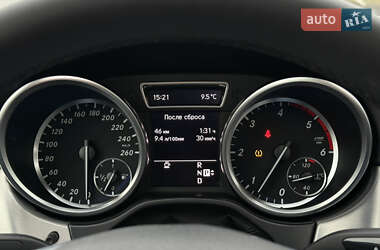 Позашляховик / Кросовер Mercedes-Benz M-Class 2011 в 