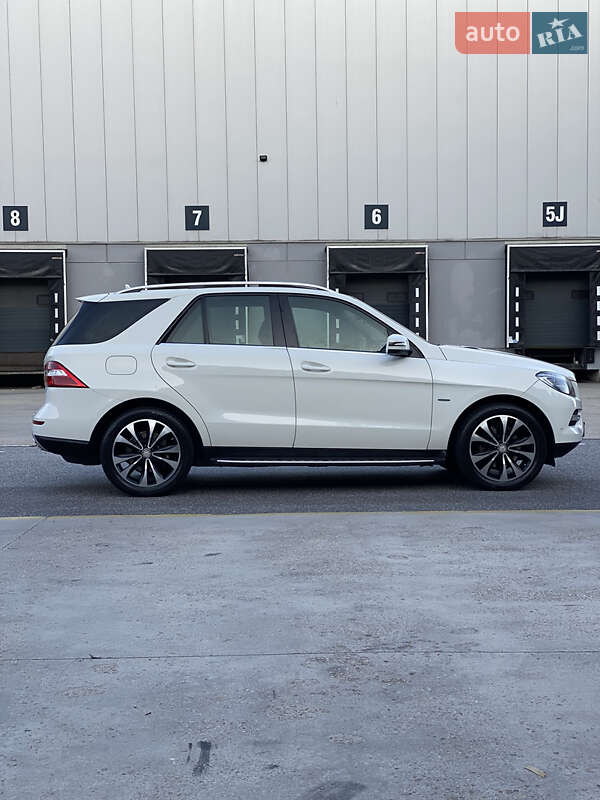 Внедорожник / Кроссовер Mercedes-Benz M-Class 2012 в Мукачево