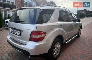 Внедорожник / Кроссовер Mercedes-Benz M-Class 2006 в 