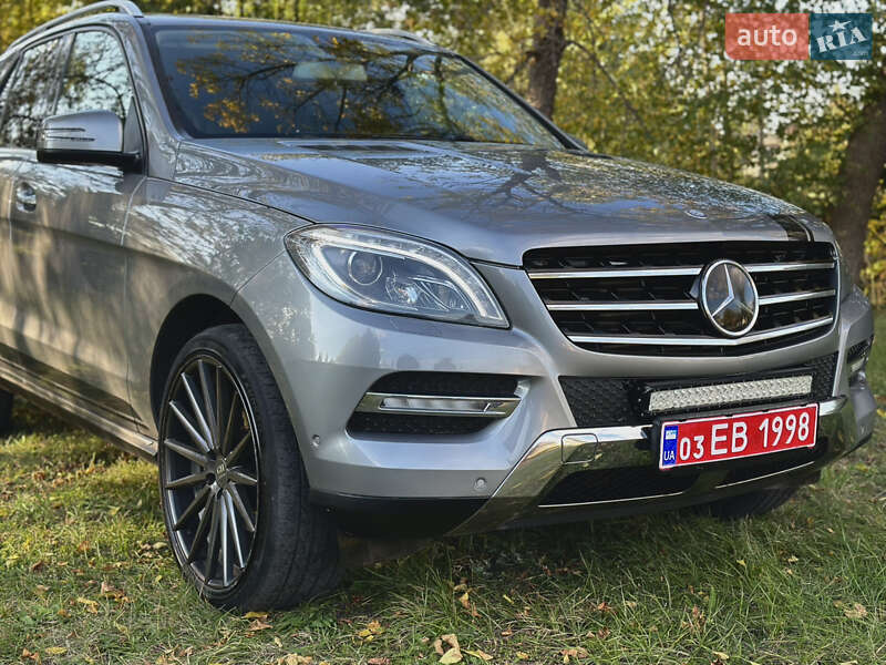 Позашляховик / Кросовер Mercedes-Benz M-Class 2012 в Ковелі