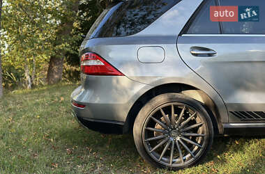 Позашляховик / Кросовер Mercedes-Benz M-Class 2012 в 