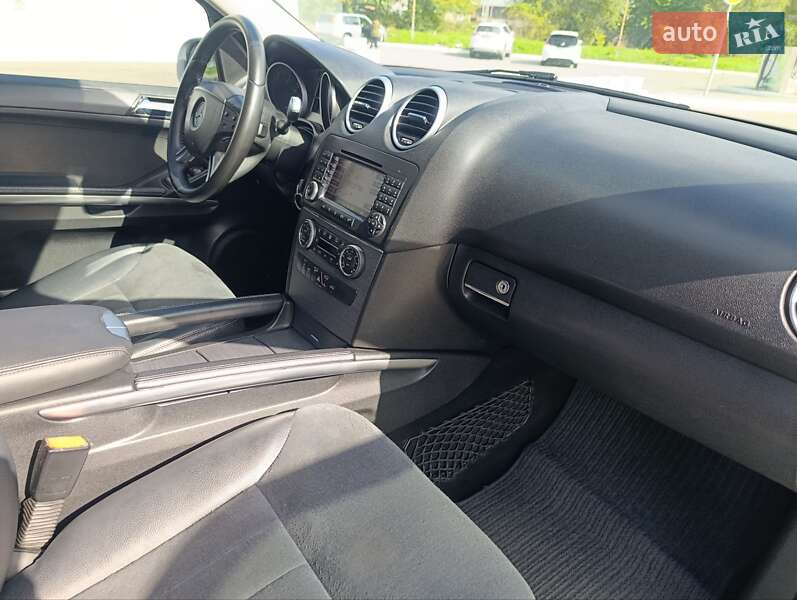 Позашляховик / Кросовер Mercedes-Benz M-Class 2005 в Чернівцях