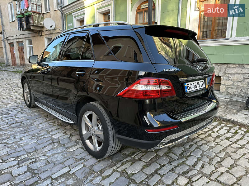 Позашляховик / Кросовер Mercedes-Benz M-Class 2012 в Кам'янець-Подільському фото 7 Позашляховик / Кросовер Mercedes-Benz M-Class 2012 в Кам'янець-Подільському