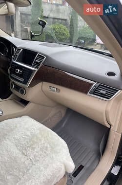 Внедорожник / Кроссовер Mercedes-Benz M-Class 2013 в 