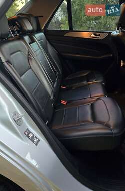 Внедорожник / Кроссовер Mercedes-Benz M-Class 2012 в 