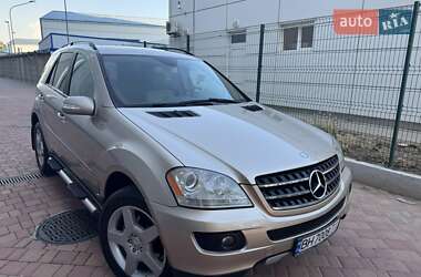 Позашляховик / Кросовер Mercedes-Benz M-Class 2007 в 