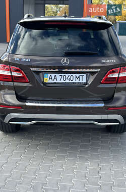 Позашляховик / Кросовер Mercedes-Benz M-Class 2013 в 