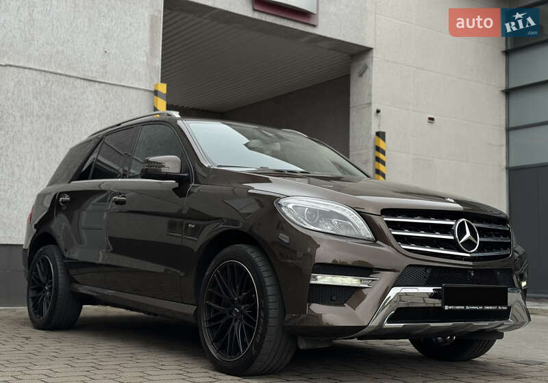 Внедорожник / Кроссовер Mercedes-Benz M-Class 2013 в 