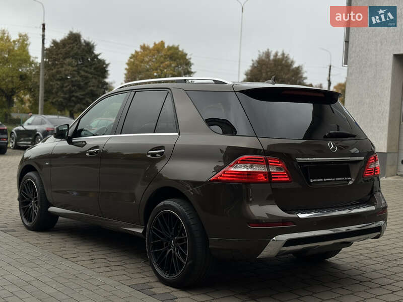 Внедорожник / Кроссовер Mercedes-Benz M-Class 2013 в Луцке