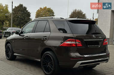 Внедорожник / Кроссовер Mercedes-Benz M-Class 2013 в 