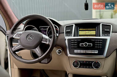 Внедорожник / Кроссовер Mercedes-Benz M-Class 2012 в 