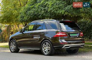 Внедорожник / Кроссовер Mercedes-Benz M-Class 2012 в 