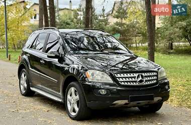 Позашляховик / Кросовер Mercedes-Benz M-Class 2009 в 