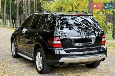 Позашляховик / Кросовер Mercedes-Benz M-Class 2009 в 