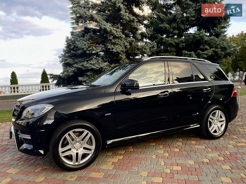 Внедорожник / Кроссовер Mercedes-Benz M-Class 2013 в Одессе